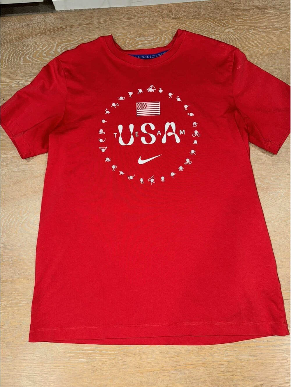 Team USA Nike Mens Red Premium Essentials Icon Short Sleeve Shirt MEDIUM